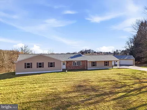 288 Garden Station Rd, Avondale, PA 19311