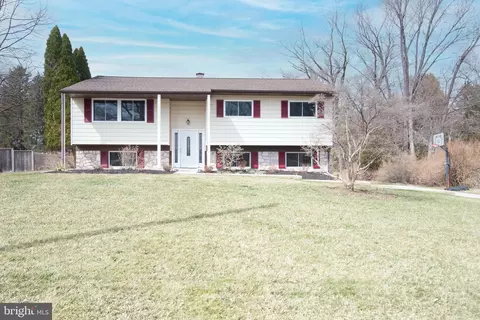 1330 Ridgeview Dr, Phoenixville, PA 19460