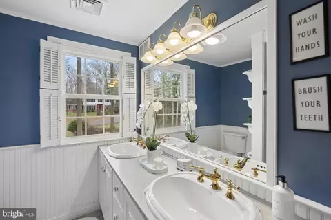 Bath - 596 Tanglewood Ln, Devon, PA 19333 photo 8 of 8