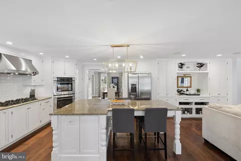 Kitchen - 596 Tanglewood Ln, Devon, PA 19333 photo 4 of 5