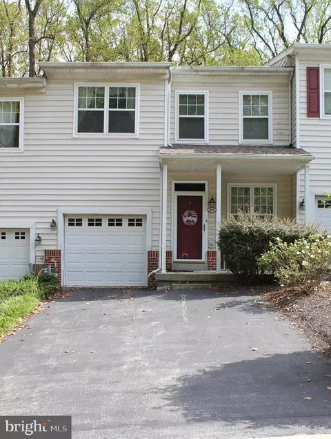 105 Yorktown Ct, Malvern, PA 19355