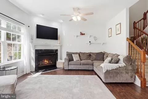 Living - 159 Penns Manor Dr, Kennett Square, PA 19348 photo 1 of 3