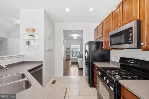 Entry Way - 159 Penns Manor Dr, Kennett Square, PA 19348 photo 4 of 14