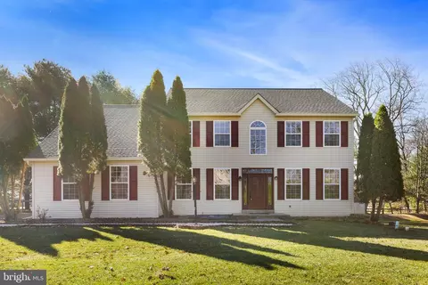 6 Sunset Hollow Rd, West Chester, PA 19380