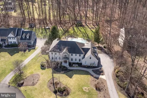 81 Barrington Ln, Chester Springs, PA 19425