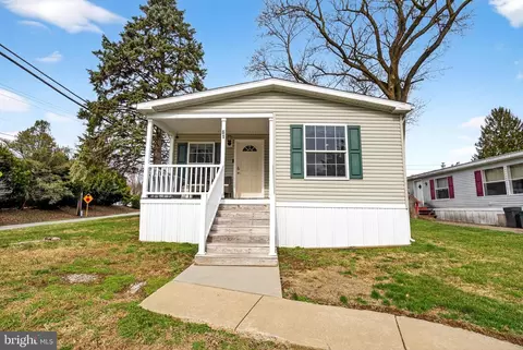 61 Violet Dr, Honey Brook, PA 19344