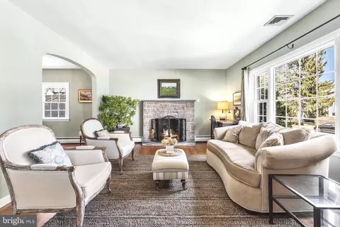 Living - 220 S Valley Forge Rd, Devon, PA 19333 photo 1 of 3
