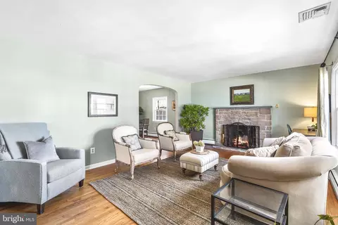 Living - 220 S Valley Forge Rd, Devon, PA 19333 photo 2 of 3