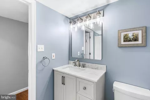 Bath - 220 S Valley Forge Rd, Devon, PA 19333 photo 4 of 5