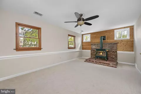 Living - 304 Crump Rd, Exton, PA 19341 photo 3 of 4