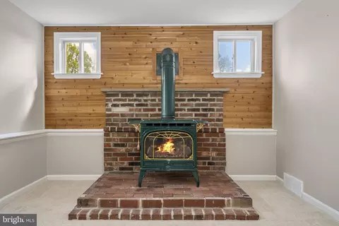 Living - 304 Crump Rd, Exton, PA 19341 photo 4 of 4