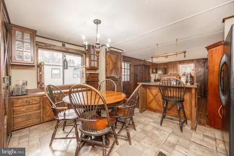 10 Coventry Dr, Spring City, PA 19475