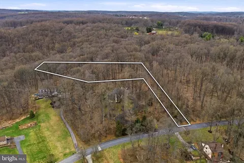 7 Winston Ct, Coatesville, PA 19320