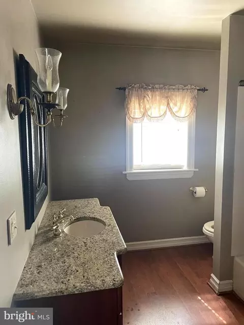 Bath - 256 Line Rd, Kennett Square, PA 19348 photo 2 of 2