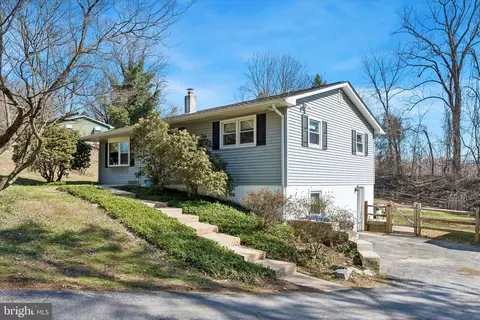 100 Evergreen Dr, Coatesville, PA 19320