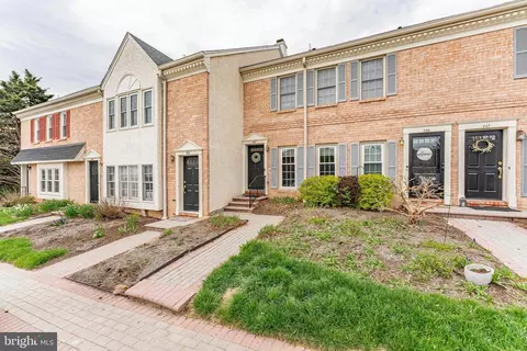 206 Everest Cir, West Chester, PA 19382