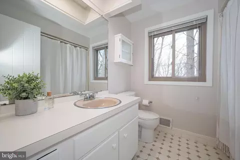 Bath - 524 Pugh Rd, Wayne, PA 19087 photo 2 of 2