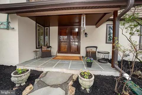 Exterior - 524 Pugh Rd, Wayne, PA 19087 photo 2 of 3