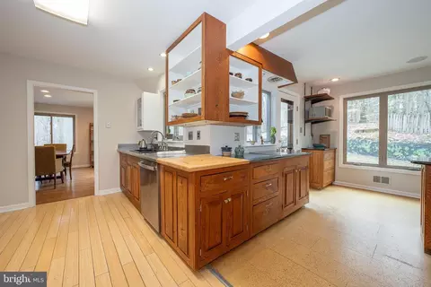 Kitchen - 524 Pugh Rd, Wayne, PA 19087 photo 2 of 4