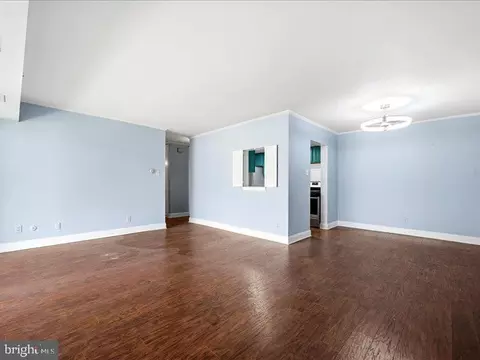 Living - 421 Drummers Ln #421, Wayne, PA 19087 photo 3 of 4