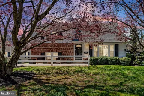 26 Greentree Ln, Malvern, PA 19355