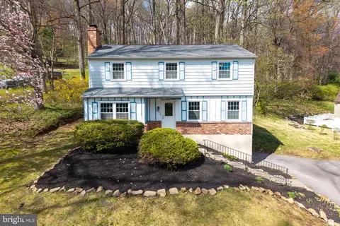 401 Baker Ln, Coatesville, PA 19320
