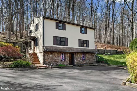 1127 Kaolin Rd, Avondale, PA 19311