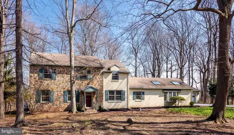 1116 Tinkerhill Ln, Malvern, PA 19355