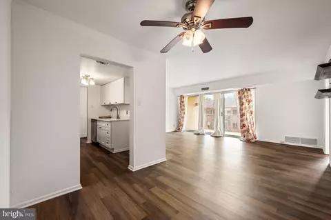 Living - 356 Drummers Ln #356, Wayne, PA 19087 photo 1 of 3