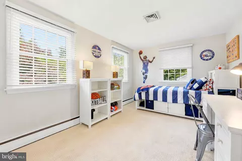 Bedroom - 566 Upper Weadley Rd, Wayne, PA 19087 photo 3 of 8
