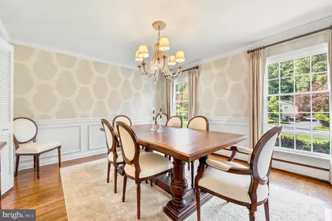 Dining - 566 Upper Weadley Rd, Wayne, PA 19087 photo 2 of 3