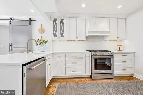 Kitchen - 566 Upper Weadley Rd, Wayne, PA 19087 photo 3 of 3