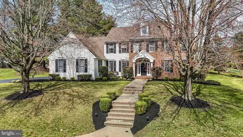 105 Crosspointe Dr, West Chester, PA 19380