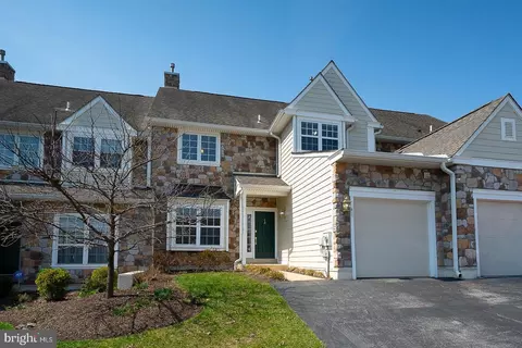 41 Overlook Cir #41, Berwyn, PA 19312
