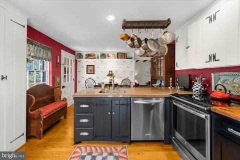 Kitchen - 322 Devon State Rd, Devon, PA 19333 photo 4 of 4