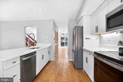 Entry Way - 274 Fox Run, Exton, PA 19341 photo 1 of 2