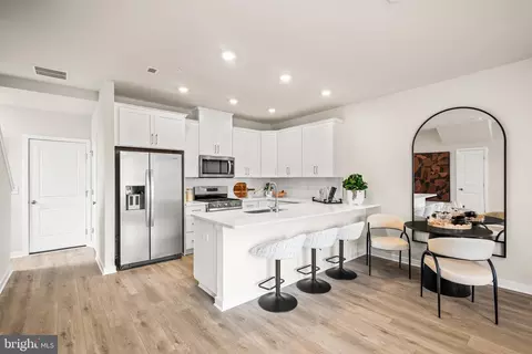818 Graphite Dr, Phoenixville, PA 19460