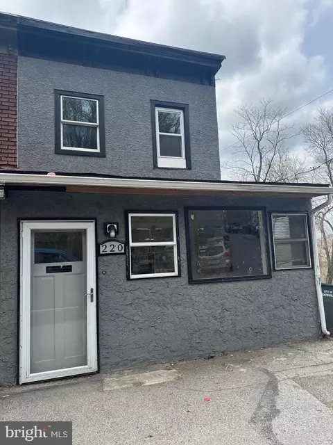 220 New St, Coatesville, PA 19320