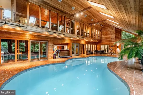 7 Bittersweet Dr, West Chester, PA 19382