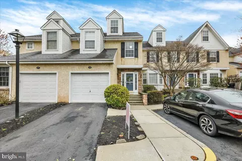 1302 Coventry Pointe Ln #1302, Pottstown, PA 19465