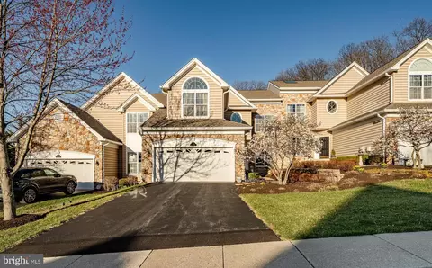 37 Sagewood Dr #14, Malvern, PA 19355