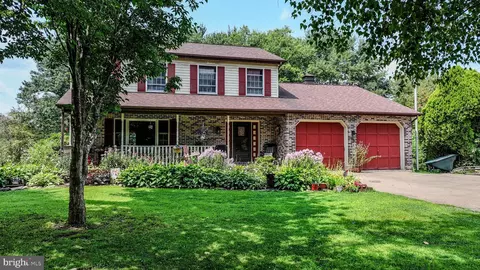 893 Old Forge Rd, Oxford, PA 19363