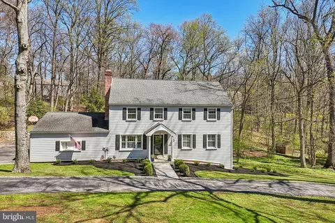 720 Pine Hill Rd, Wayne, PA 19087