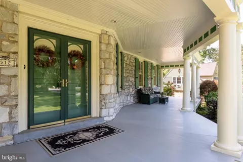 Exterior - 312 S Waterloo Rd, Devon, PA 19333 photo 11 of 14