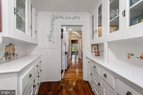 Entry Way - 312 S Waterloo Rd, Devon, PA 19333 photo 9 of 15