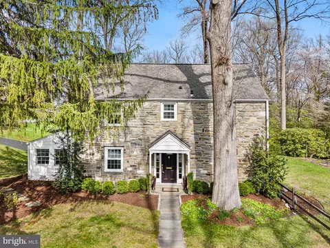 Exterior - 2 Briar Rd, Wayne, PA 19087 photo 2 of 7