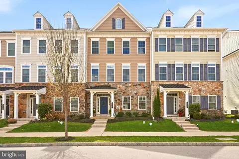 512 Cliff Ln, Malvern, PA 19355