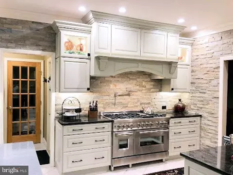 Kitchen - 3 Hunter Dr, Glenmoore, PA 19343 photo 4 of 6