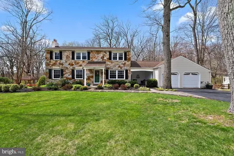248 Seneca Dr, Malvern, PA 19355
