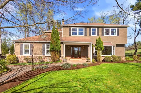 916 General Howe Dr, West Chester, PA 19382